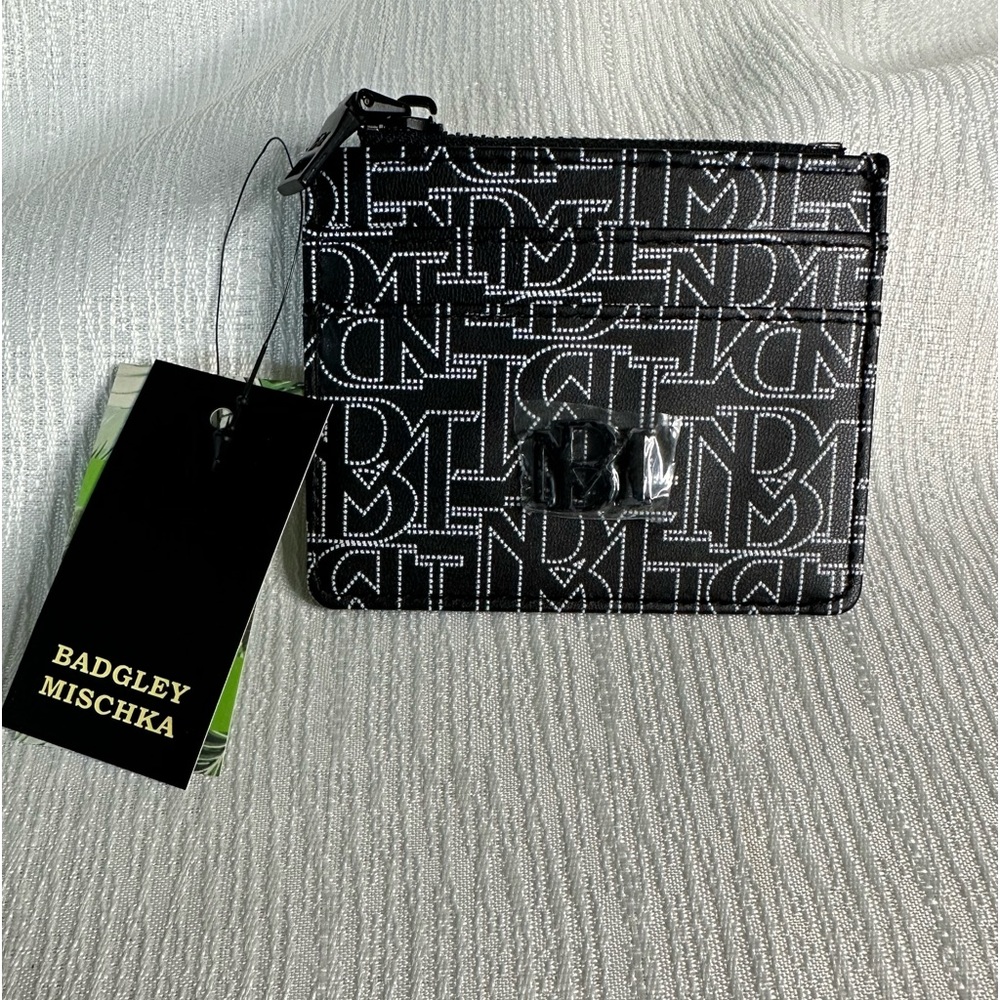 Badgley Mischka Womens Leather Mini Credit Card Holder Zip Top Black White NWT